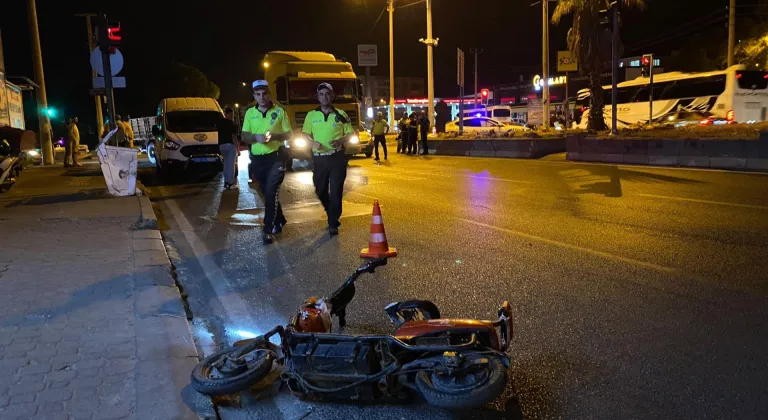 Aydın'da hafif ticari araçla çarpışan elektrikli bisikletin sürücüsü yaralandı