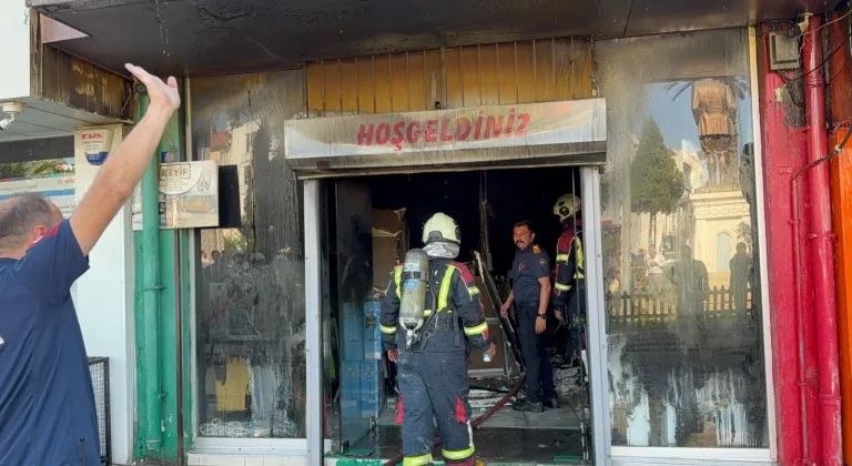 Aydın'da mobilya dükkanında çıkan yangın hasara neden oldu