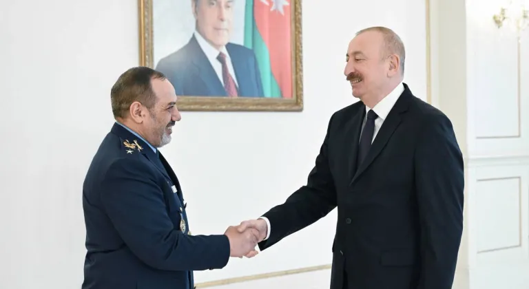 Azerbaycan Cumhurbaşkanı Aliyev, İran Savunma Bakanı Nasırzade'yi kabul etti