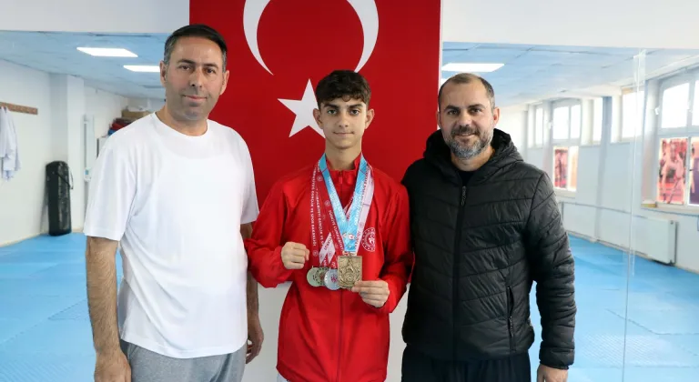 Babasının isteğiyle başladığı karatede Türkiye şampiyonu oldu