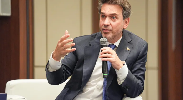 Bakan Bayraktar Bosphorus Diplomasi Forumu'nda konuştu: