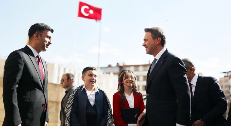 Bakan Bayraktar, Hakkari'de AK Parti Üç Kademe Toplantısı'na katıldı: