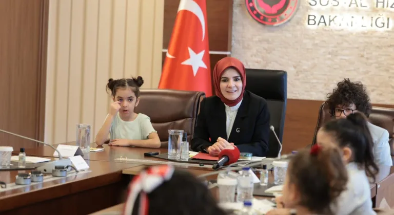 Bakan Göktaş, şehit ve gazi çocuklarını ağırladı