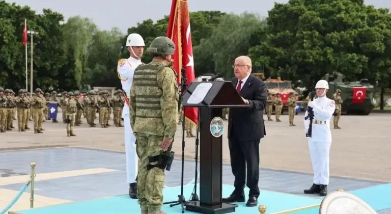 Bakan Güler İskenderun'da sancak tevdi törenine katıldı