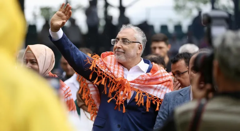 Bakan Işıkhan, Muğla'daki 33. Yayla Seki Yağlı Pehlivan Güreşleri'ni izledi