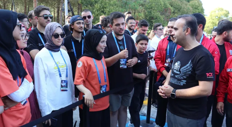 Bakan Kacır, Kocaeli'de TEKNOFEST yarışlarını izledi: