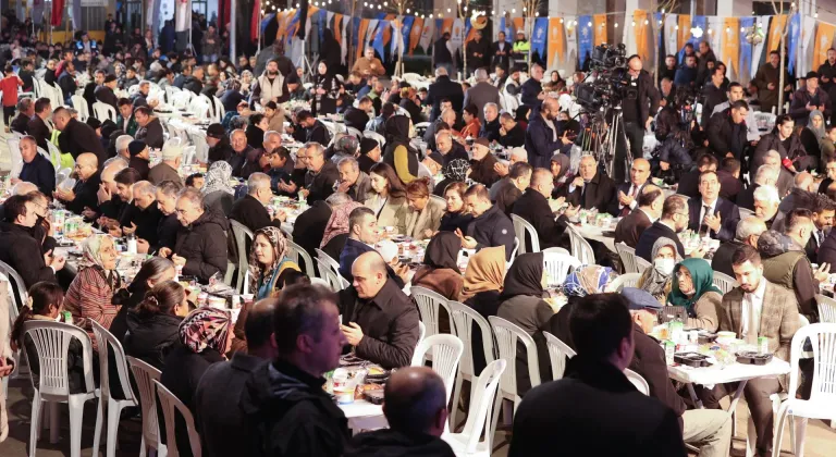 Bakan Kurum, Nurdağı'nda "İlk evim, ilk iftarım" programında konuştu: