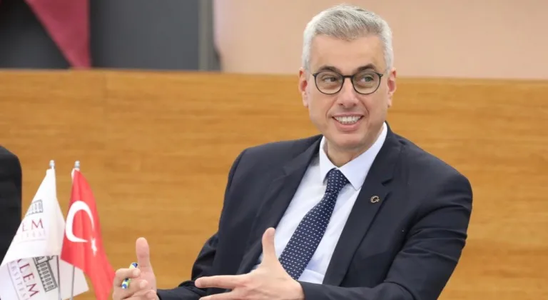 Bakan Memişoğlu, Beykoz Yaşam Bilimleri ve Biyoteknoloji Enstitüsünü ziyaret etti