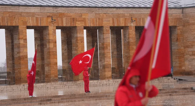 Bakan Tekin 23 Nisan Ulusal Egemenlik ve Çocuk Bayramı dolayısıyla Anıtkabir'i ziyaret etti