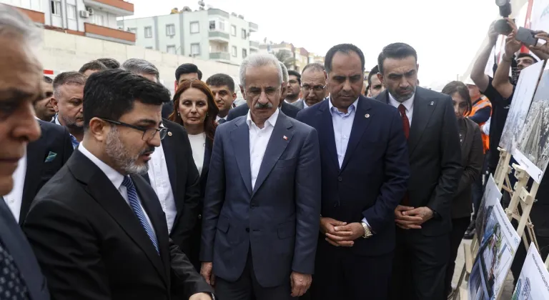 Bakan Uraloğlu, Mersin-Adana-Osmaniye-Gaziantep Hızlı Tren Projesi'nde incelemelerde bulundu