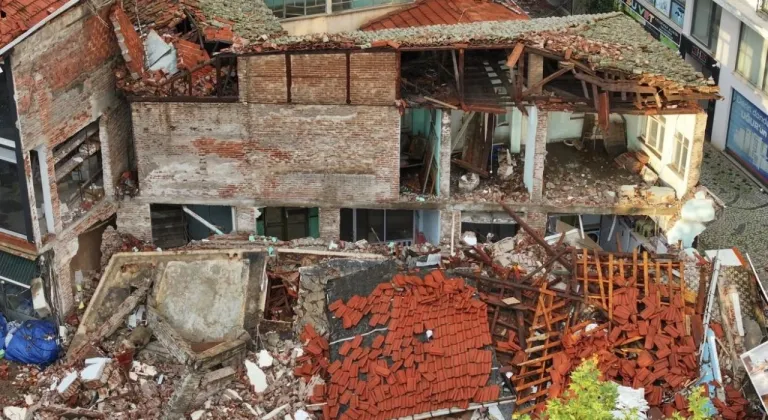 Balıkesir’de 6,1’lik depremin ardından 330 artçı sarsıntı kaydedildi