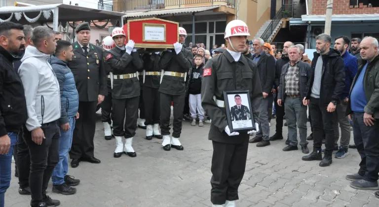 Balıkesir'deki trafik kazasında hayatını kaybeden uzman çavuşun cenazesi Manisa'da defnedildi