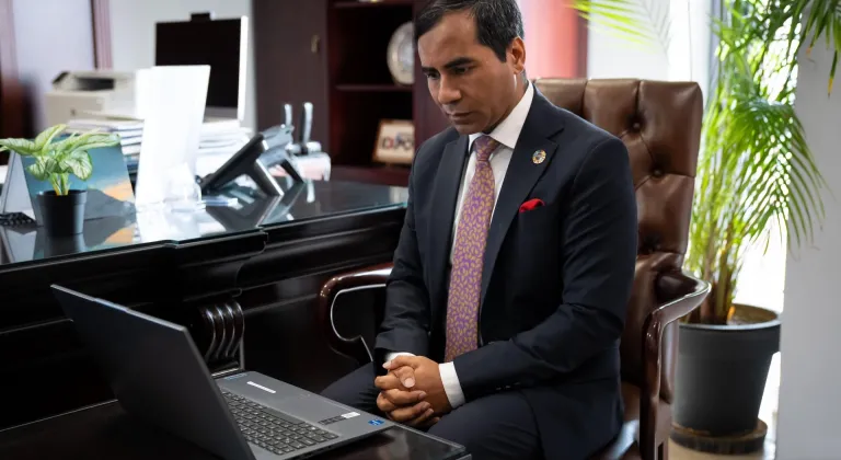 Bangladeş'in Ankara Büyükelçisi Haq, AA'nın "Yılın Kareleri" oylamasına katıldı