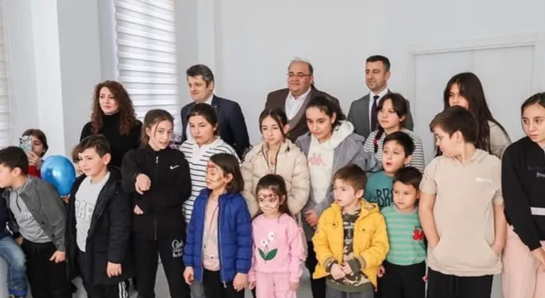 Başkan Parlak’tan çocuklara yarıyıl sürprizi