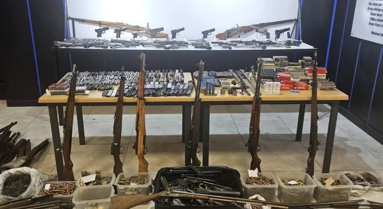 Başkentte evinde çok sayıda silah bulunan şüpheli hakkında adli işlem uygulandı