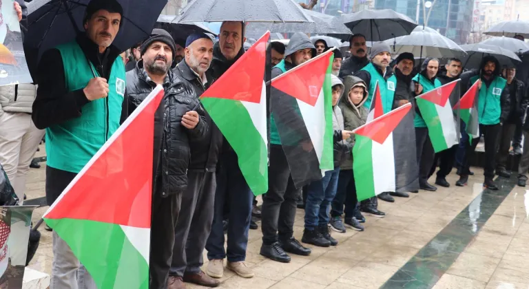 Batman'da bir grup Kudüs ve Gazze'ye destek için toplandı