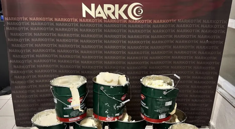 Batman'da teneke kovalara gizlenmiş 45 kilo sentetik uyarıcı ele geçirildi