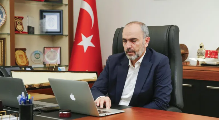 Bayburt Üniversitesi Rektörü Prof. Dr. Türkmen, AA'nın "Yılın Kareleri" oylamasına katıldı
