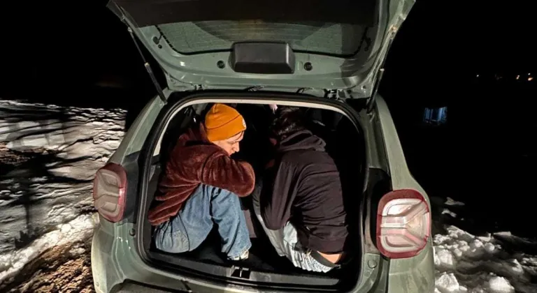 Bayburt'ta 8 düzensiz göçmen yakalandı