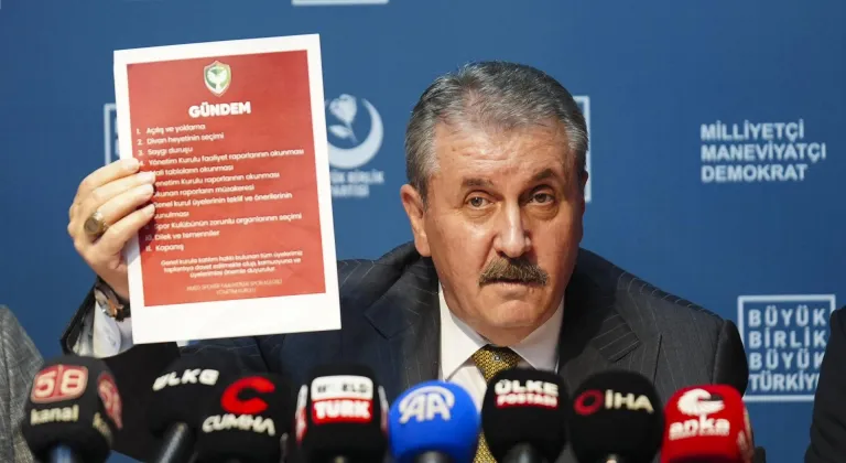 BBP Genel Başkanı Destici, İstanbul'da basın toplantısında konuştu: