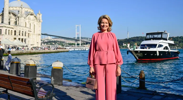 Belçika Kraliçesi Mathilde ve beraberindeki heyet Ortaköy'ü gezdi