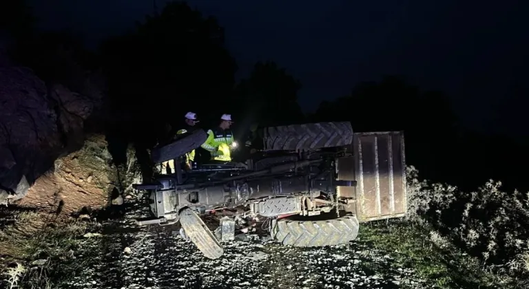 Bilecik'te devrilen traktörün sürücüsü öldü