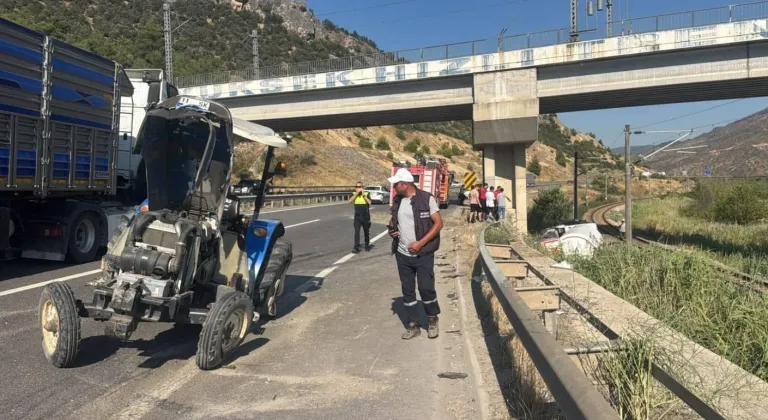 Bilecik'te tırın traktöre çarptığı kazada 2 kişi yaralandı