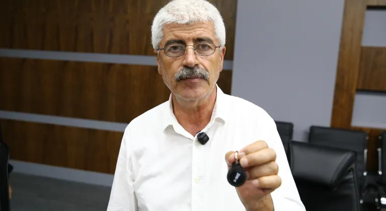 Bingöl'de Alzheimer hastalarına kaybolma riskine karşı takip cihazı dağıtıldı