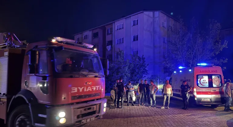 Bingöl'de apartman dairesinde çıkan yangında 9 kişi dumandan etkilendi
