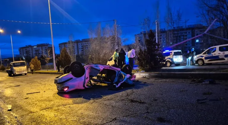 Bingöl'de takla atarak devrilen otomobilin sürücüsü hayatını kaybetti