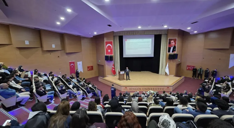 Bingöl'de "Türk Havacılık Tarihi ve TUSAŞ" konulu konferans düzenlendi