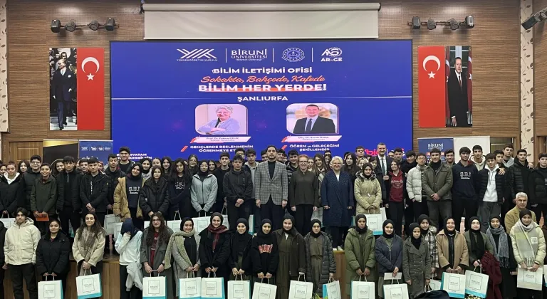 Biruni Üniversitesi YÖK'ün "Bilim Kafe" etkinlikleriyle 6 ilde gençlerle buluştu