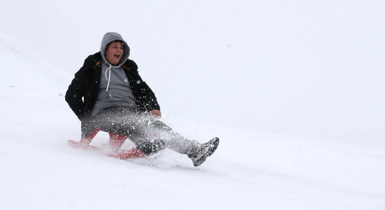 Bitlis'te kayak merkezinde yarıyıl tatili yoğunluğu yaşanıyor