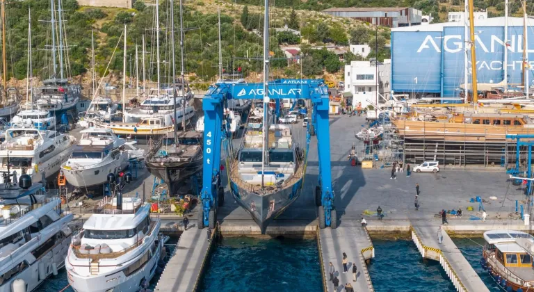 BOA Yachts süperyatı BOA KINGDOM'u sularla buluşturdu
