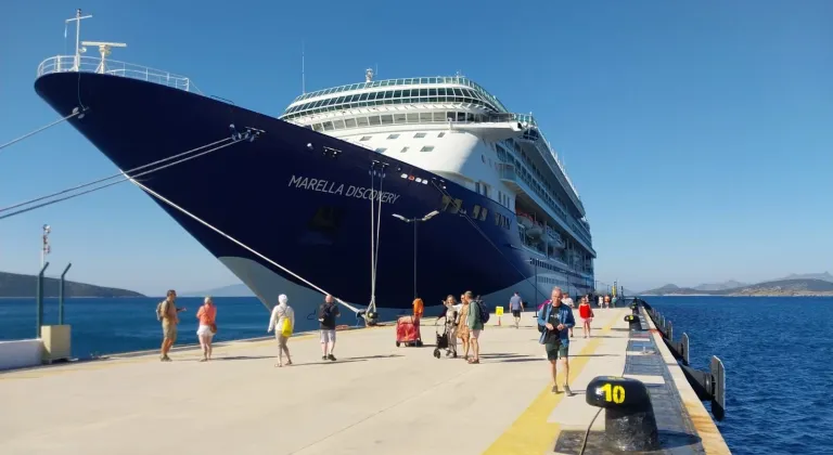 Bodrum'a "Marella Discovery" kruvaziyeriyle 1752 turist geldi