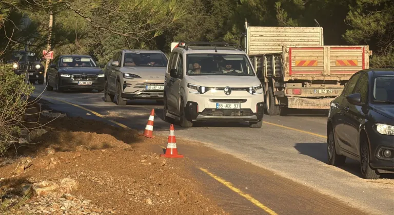 Bodrum'da ana su isale hattı patladı