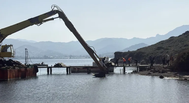 Bodrum'da kaçak iskeleler yıkıldı, karavanların tahliyesine başlandı
