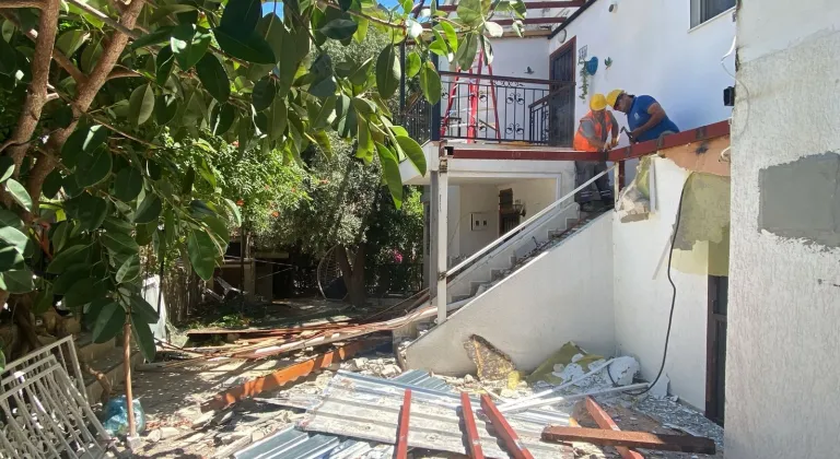 Bodrum'da kaçak olduğu belirlenen 53 yapı yıkıldı