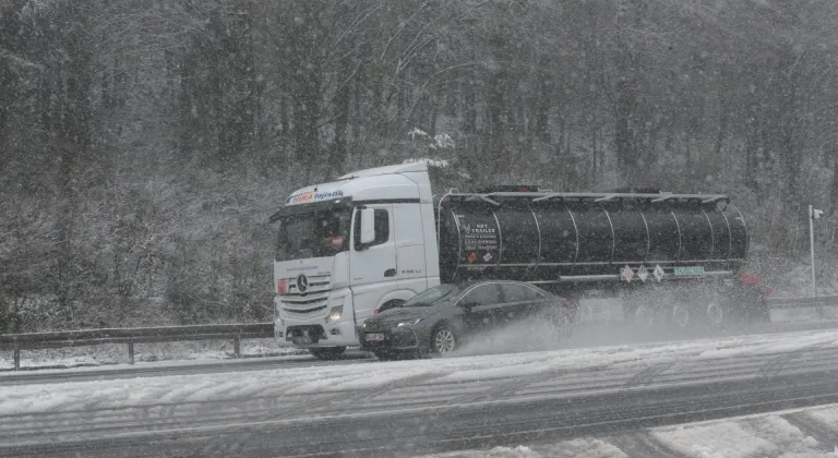 Bolu Dağı'nda kar yağışı başladı