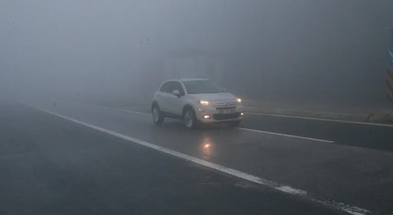 Bolu Dağı'nda sis etkili oldu