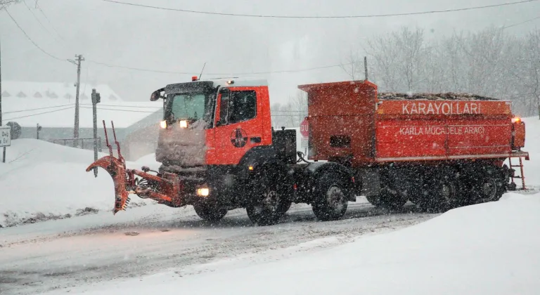 Bolu Dağı'nda yoğun kar etkili oluyor