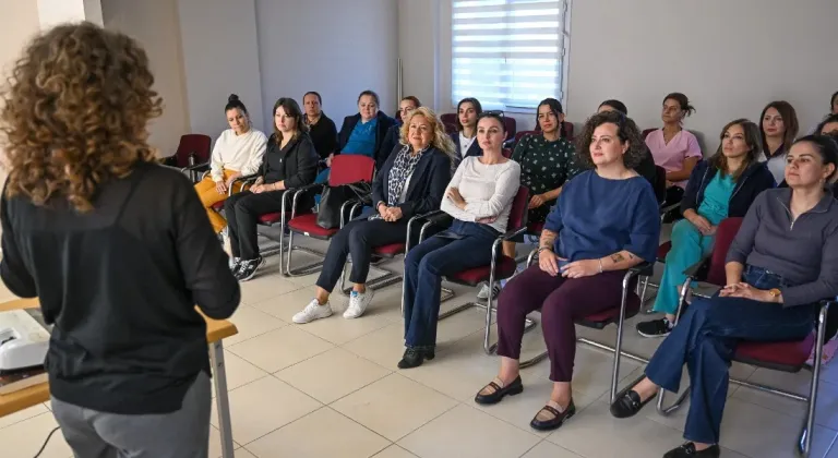 Bornova'da belediye personeline kadın sağlığı eğitimi