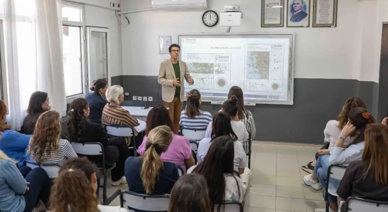 Bornova'da öğretmenlere afet bilinci eğitimi
