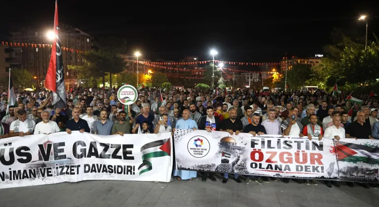Bosna-Hersek'ten yola çıkan "Filistin Konvoyu" aktivistleri Mardin'de miting düzenledi
