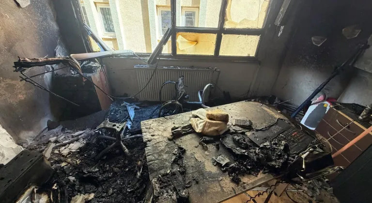 Burdur'da Gölhisar Belediyesinin binasında çıkan yangın söndürüldü