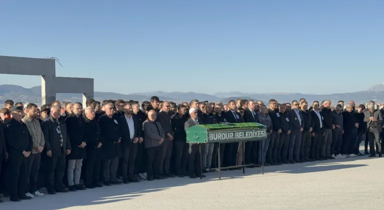 Burdur'da kazada hayatını kaybeden genç son yolculuğuna uğurlandı