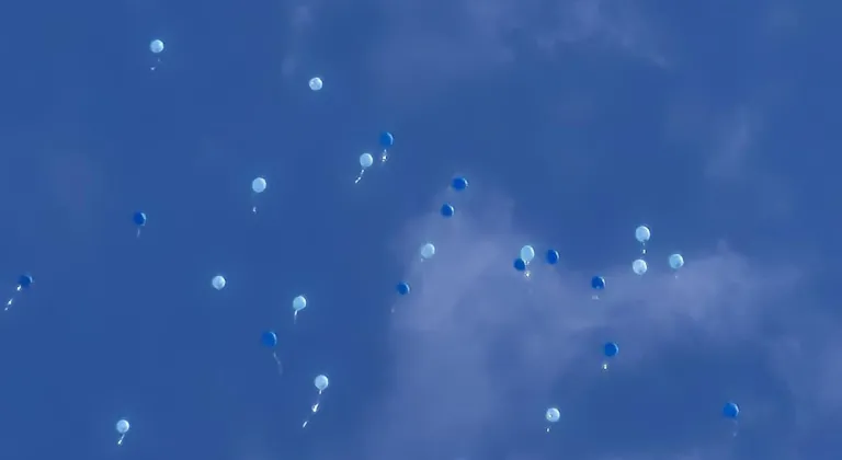 Burdur'da yardım kampanyası tamamlanan SMA'lı Atlas Ege için balon uçuruldu