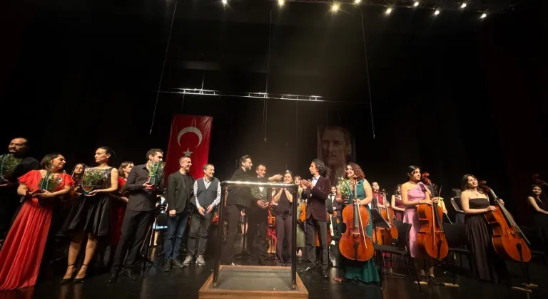 Bursa Çocuk Senfoni Orkestrası konser verdi