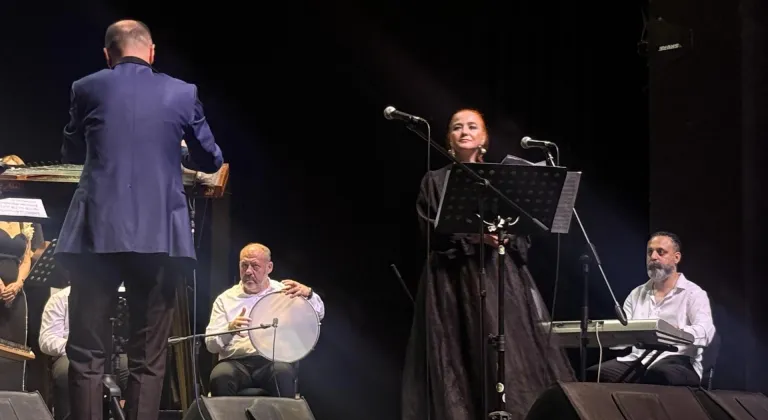 Bursa Kent Konseyi Türk Sanat Müziği Korosu'ndan "Yaza Merhaba" konseri