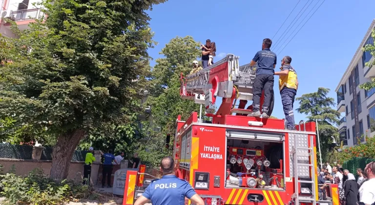 Bursa'da apartman dairesinde çıkan yangın söndürüldü